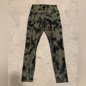 NWOT: Evolution and Creation Camouflage Leggings size medium free shipping